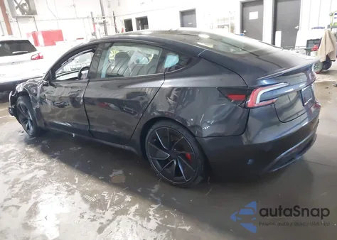 2024 Tesla Model 3 Performance All-Wheel Drive z USA, uszkodzony, nr VIN 5YJ3E1ET0RF888464